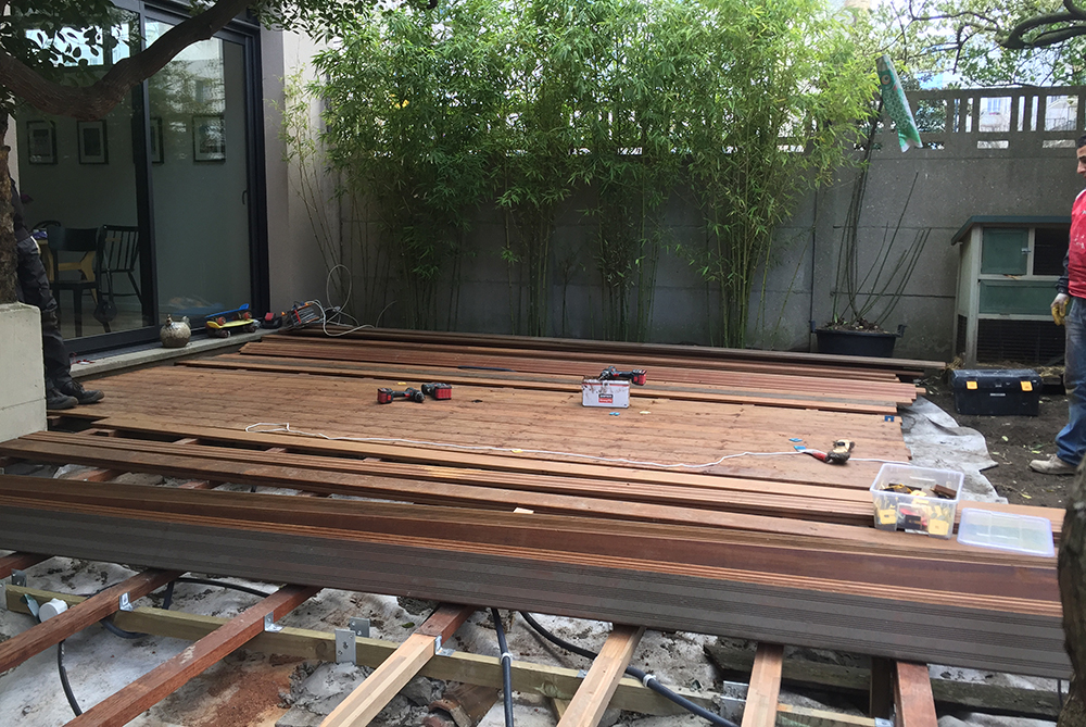 Terrasse en bois exotique ou en carrelage Pose de pavés Arrosage automatique Éclairage extérieur Aménagement de jardins Colombes-92-atelier-pascal-noyere